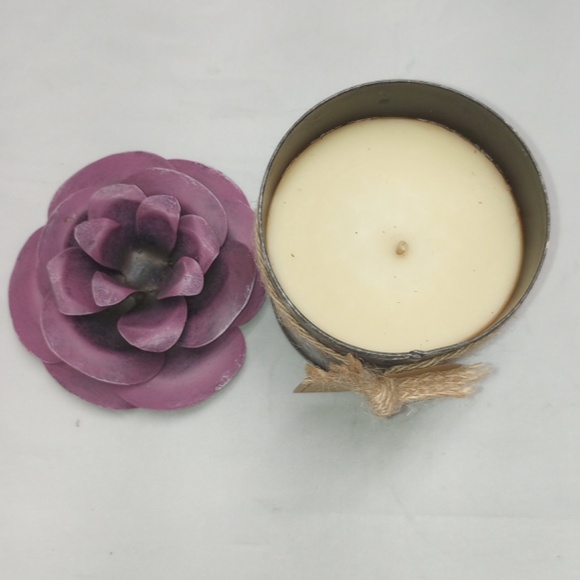 Boutique Candle Redcurrant Smells - Picture 3 of 3